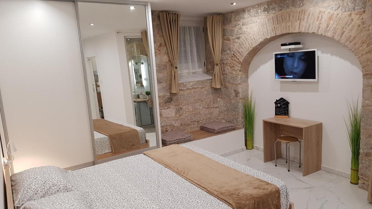 Tales Of Split - 100 Meters From The Seafront Apartment ภายนอก รูปภาพ